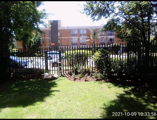 2 BEDROOM APARTMENT FOR SALE IN KEMPTON PARK EXT 3